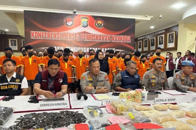 Oknum KSOP Batam Ditangkap karena Bantu Selundupkan 3.205 Liquid Vape Berisi Etomidate dari Malaysia