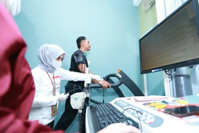 19 Penyelam Jalani Pemeriksaan Sebelum Operasi Pencarian Korban Kapal Tenggelam di Selat Bali