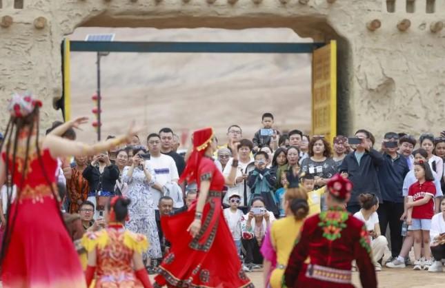 Xinjiang Tunjukkan Perkembangan Pesat lewat BRI, FTZ, dan Pameran Internasional Eurasia