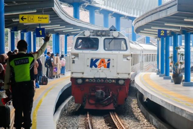 Jumlah Penumpang KA Pangrango Tembus 790 Ribu, Rangkaian Baru Dioperasikan Sejak Juli 2025