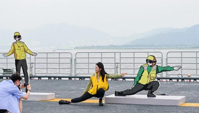 Kunjungan Kapal Induk Shandong ke Hong Kong Disambut Meriah, Tuai Pujian dari Warga dan Pejabat