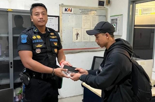 PT KAI Kembalikan HP Pelanggan Kurang dari 12 Jam, Bukti Transformasi Layanan Publik yang Sigap