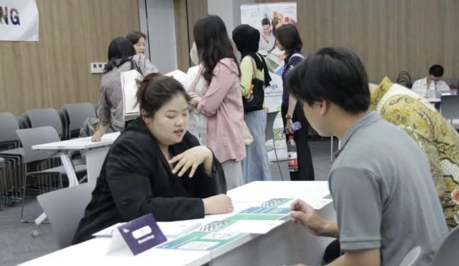 FEB UI Ajak Gen-Z Siapkan Diri Hadapi Tantangan Dunia Kerja di Era AI dan VUCA