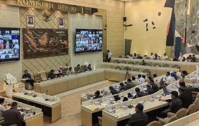 Komisi II DPR Dorong KPU dan Bawaslu Perkuat Pendidikan Politik Digital untuk Pemilih Muda