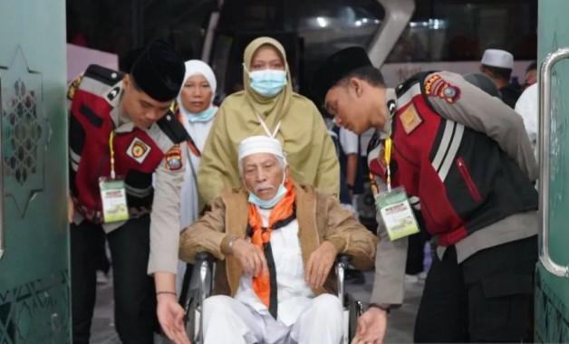 355 Jamaah Haji Kloter 21 Debarkasi Medan Tiba di Tanah Air, Dua Wafat di Tanah Suci