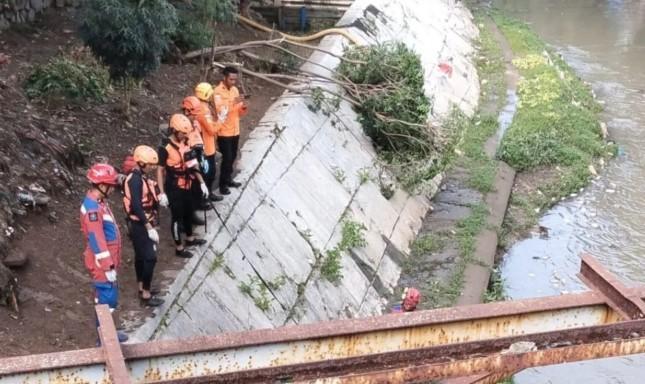 Bocah Tewas Tenggelam di Kali Sodong Saat Bermain, 91 RT Jakarta Masih Terendam Banjir
