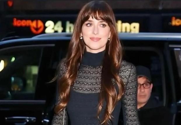 Dakota Johnson Siap Debut sebagai Sutradara, Ungkap Ketertarikan pada Romansa, Teater, dan Musik
