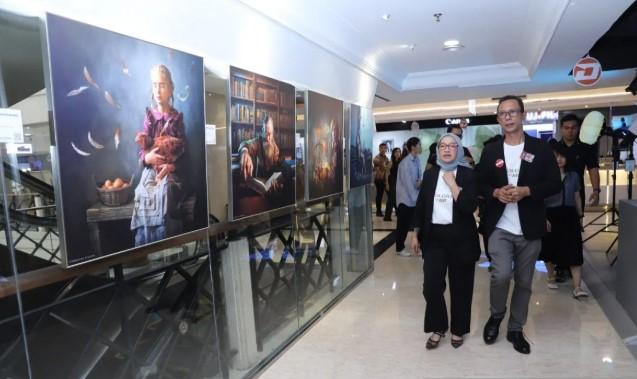 MenPANRB Rini Widyantini Buka Pameran Fotografi The Colours of Art, Tampilkan Karya dan Dukung Komunitas Seni