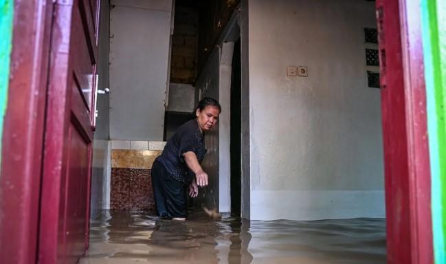 Hujan dan Rob Sebabkan 35 RT di Jakarta Masih Tergenang, BPBD Siapkan Titik Pengungsian dan Imbau Warga Waspada