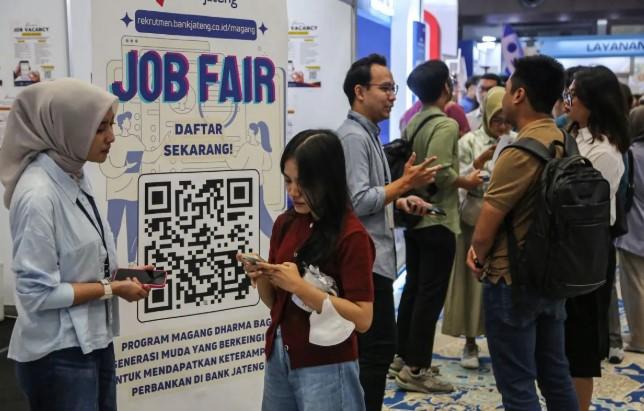 CORE Indonesia: Konsistensi Kebijakan Jadi Kunci Atasi Pengangguran dan Dorong Penciptaan Lapangan Kerja