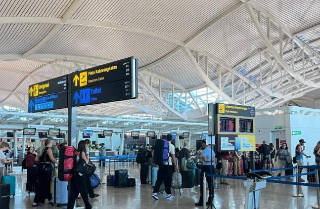 Bandara Ngurah Rai Kembali Normal, 18 Penerbangan Pulih Usai Erupsi Gunung Lewotobi