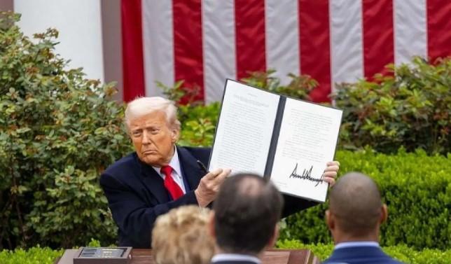 Trump Kirim Surat ke Pemimpin Asia dan Eropa, Umumkan Tarif Baru untuk Ekspor ke AS Mulai 1 Agustus