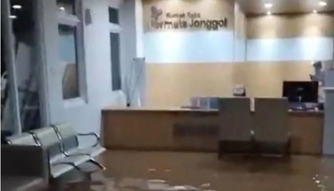 Banjir Rendam Tiga Kecamatan di Bogor, Lebih dari Seribu Warga Mengungsi