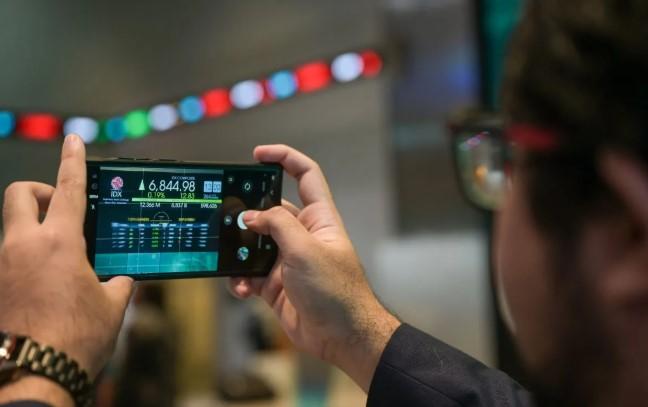 IHSG dan LQ45 Dibuka Melemah pada Selasa Pagi, 8 Juli 2025