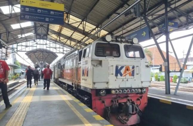 Pelemparan Batu ke KA Sancaka Lukai Penumpang, KAI dan Polisi Telusuri Pelaku