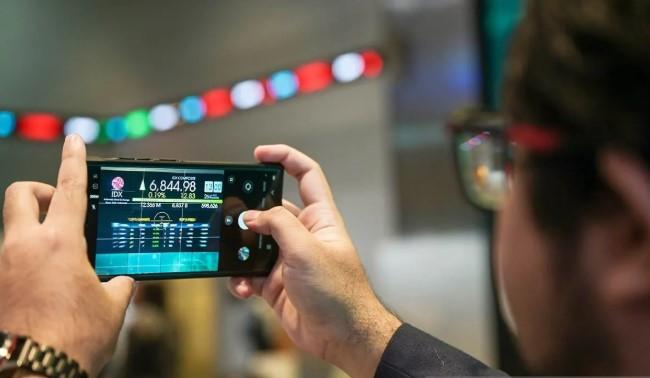 IHSG Berpotensi Menguat ke Level 7.000 Didukung Sentimen Global dan Euforia IPO Domestik