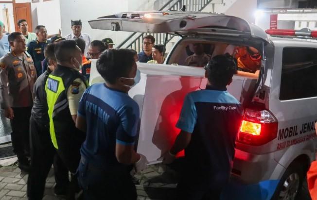 42 Penumpang KMP Tunu Ditemukan, 12 Meninggal dan Pencarian Dilanjutkan di Selat Bali