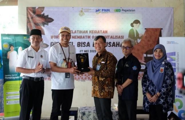 Pegadaian dan PNM Latih Difabel Bantul Membatik dan Go Digital, Dorong Inklusi Ekonomi Berkelanjutan
