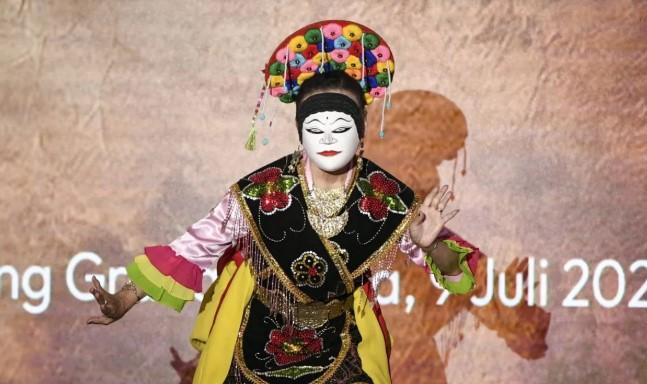 Wamenbud Giring Ganesha Upayakan Bantuan Renovasi Rumah bagi Maestro Pelestari Budaya