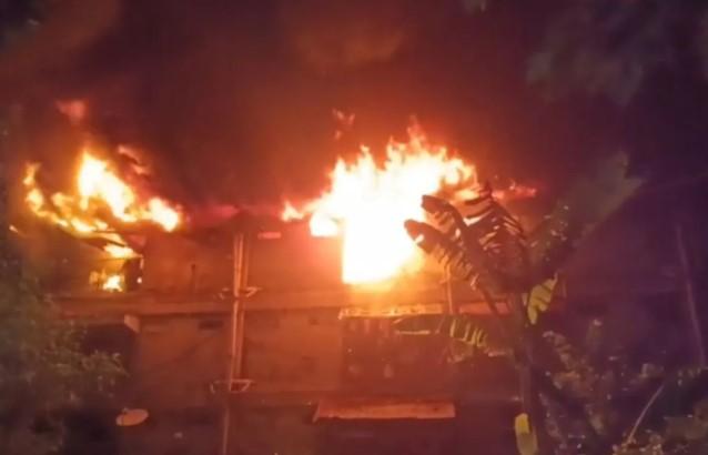 Seorang Lansia Tewas dalam Kebakaran Rusun Klender Jakarta Timur, Pemadaman Berlangsung Hingga Subuh