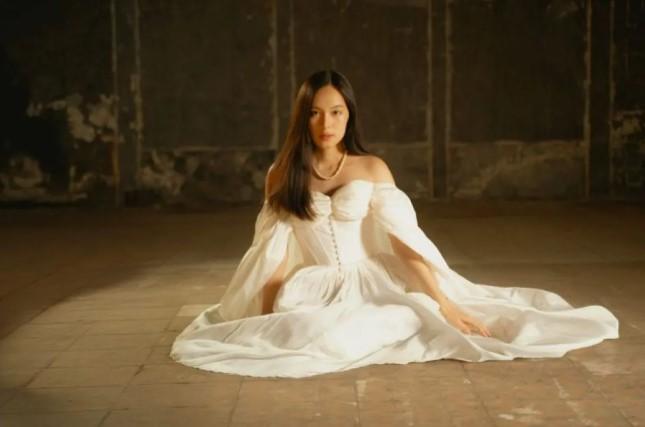 Shana Shannon Rilis Lagu "Menunggumu Sampai Akhir Hidup", Balada Emosional Karya Melly Goeslaw