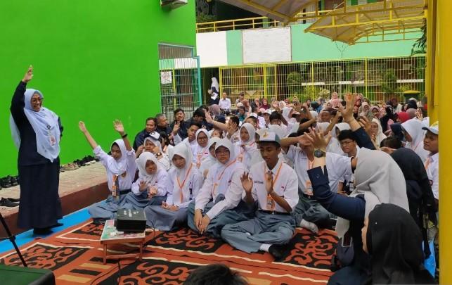 MPLS Ramah di SLBN 5 Jakarta Disambut Antusias, Orang Tua Dampingi Langsung
