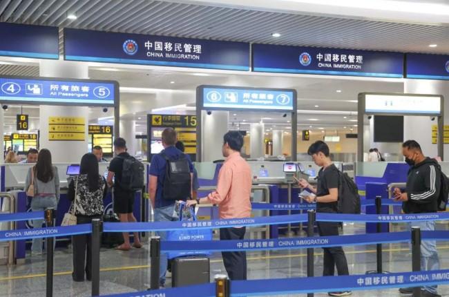 Wisatawan Mancanegara Membanjiri China di Musim Liburan, Kunjungan Naik Signifikan Berkat Kebijakan Bebas Visa