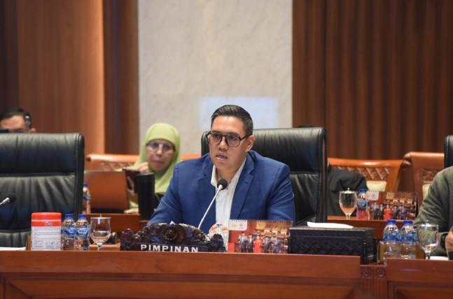Komisi I DPR Optimistis Selesaikan Revisi UU Penyiaran: Atur Siaran Konvensional dan Digital Secara Adil