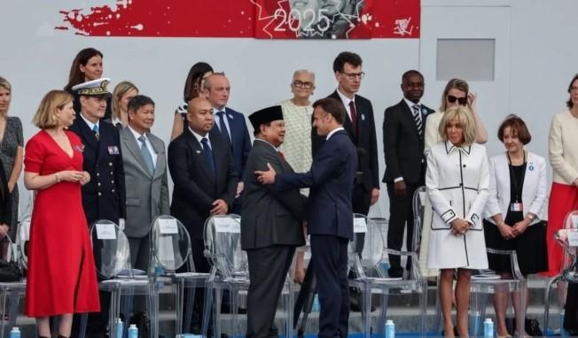 Presiden Macron Sebut Prabowo Sahabat, Bangga TNI Pimpin Parade Bastille Day di Paris