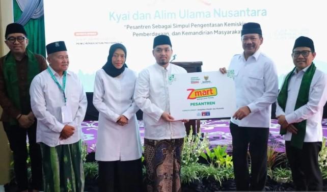 Baznas Salurkan Bantuan Zmart Pesantren untuk 10 Ponpes di Jawa Timur, Dorong Kemandirian Ekonomi Santri
