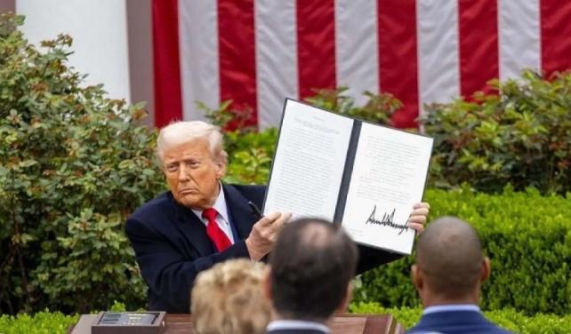 Trump Umumkan Kesepakatan Bersejarah: Indonesia Buka Akses Pasar Penuh untuk Produk AS