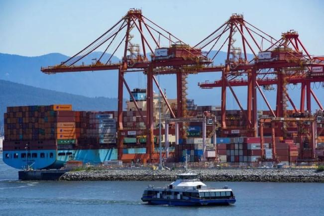 WTO: Perdagangan Global Tumbuh Kuat di Awal 2025, Namun Momentum Diprediksi Melambat
