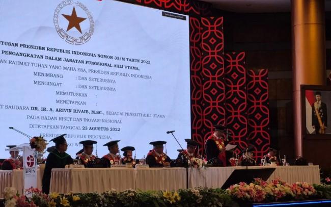 BRIN Kukuhkan Lima Profesor Riset Baru dari Berbagai Kepakaran Ilmiah