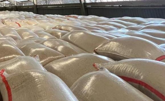 Beras Food Station Cipinang Diperiksa di 5 Laboratorium Berbeda: Tidak Sesuai Standar Mutu dan Dijual di Atas HET
