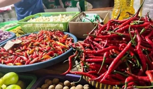 Bapanas: Harga Sejumlah Komoditas Pangan Turun, Cabai dan Bawang Merah Paling Menyusut