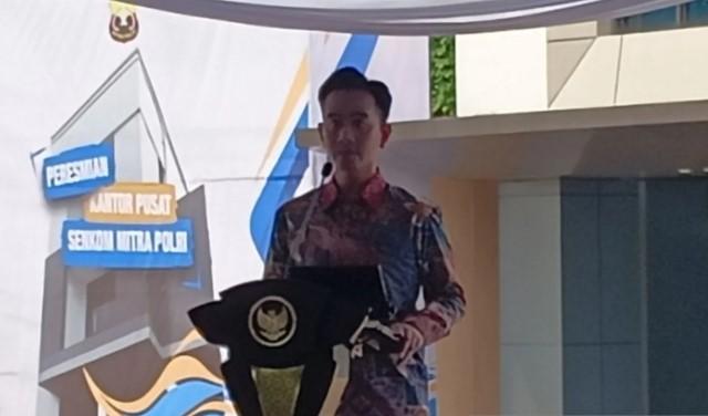Gibran Resmikan Kantor Pusat Senkom Mitra Polri, Tegaskan Pentingnya Kolaborasi Jaga Kamtibmas