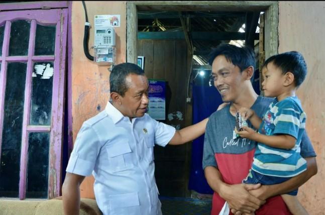 Menteri ESDM Tinjau Program Sambungan Listrik Gratis di Blora, Targetkan 21.500 Sambungan untuk Jawa Tengah pada 2025