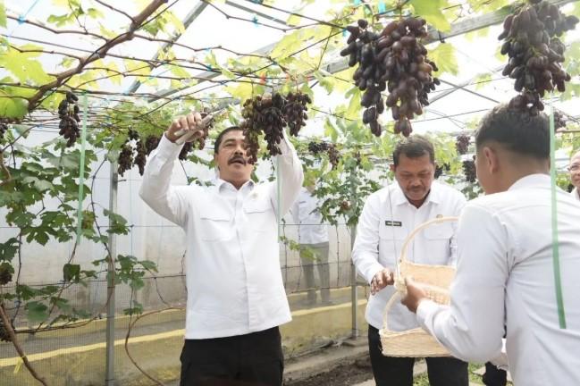 Menimpa Anggur hingga Janji Remisi Dasawarsa, Menimipas Agus Andrianto Tinjau Program Pembinaan di Rutan Bandung