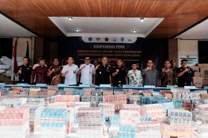 Bea Cukai Ungkap 182 Juta Batang Rokok Ilegal di Jatim, Terapkan Pendekatan Sosio-Kultural