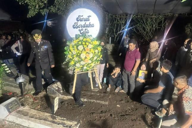 Tiga Korban Tewas Insiden Pesta Rakyat Garut Dimakamkan, Termasuk Anggota Polri