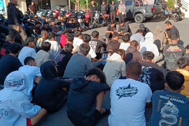 Polres Cirebon Kota Amankan 97 Pemuda dalam Razia Balap Liar, 46 di Antaranya Masih di Bawah Umur