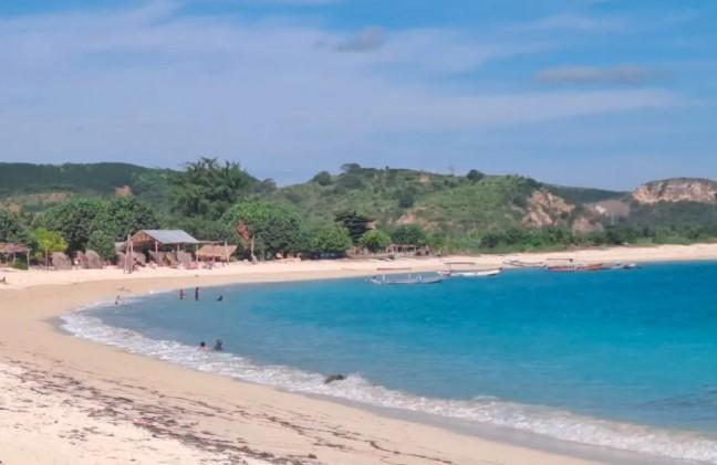 ITDC Tegaskan Pantai Tanjung Aan Tetap Jadi Area Publik, Bukan Diprivatisasi