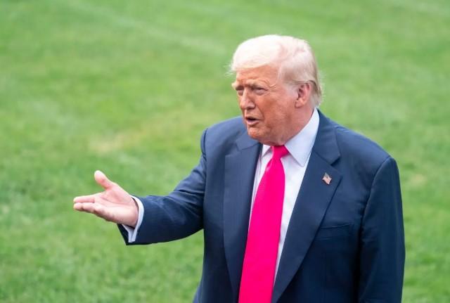 Trump Gugat WSJ dan Rupert Murdoch atas Tuduhan Pencemaran Nama Baik soal Surat ke Jeffrey Epstein