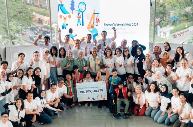 Roche Indonesia Donasikan Rp453 Juta untuk Anak Penderita Kanker Lewat Roche Children’s Walk 2025