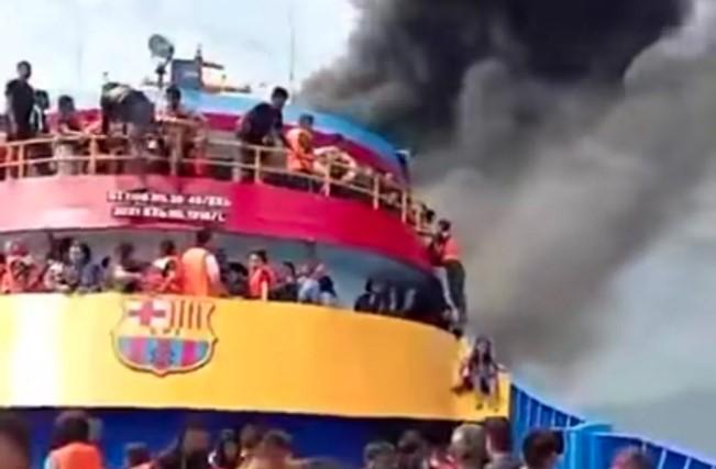 Pelindo Regional 4 Siapkan Fasilitas Evakuasi untuk Penumpang KM Barcelona yang Terbakar di Perairan Talise