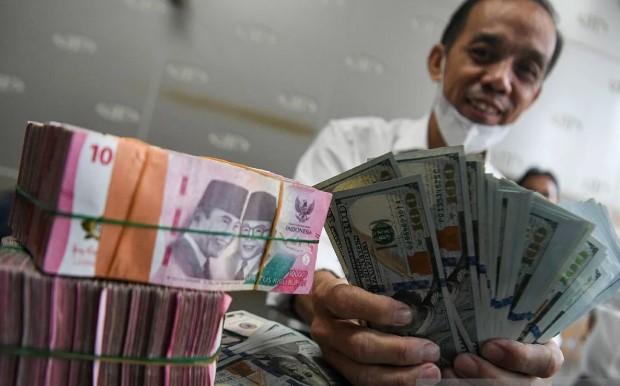 Rupiah Melemah ke Rp16.325 per Dolar AS pada Senin Pagi