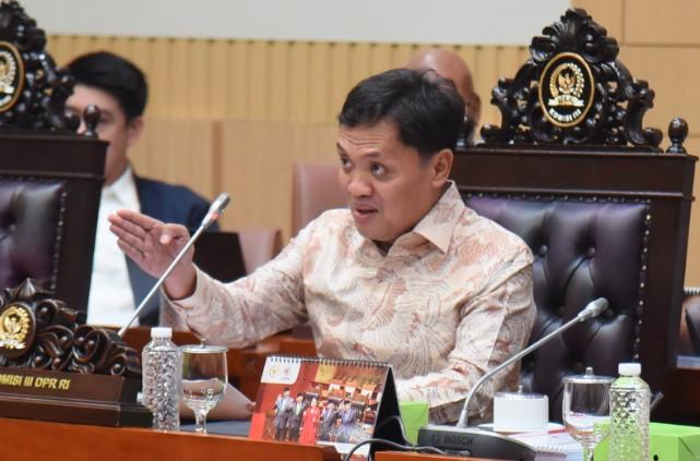 Komisi III DPR Undang Kembali YLBHI dan Advokat dalam RDPU RUU KUHAP, Ajak Sampaikan Aspirasi Lewat Jalur Resmi