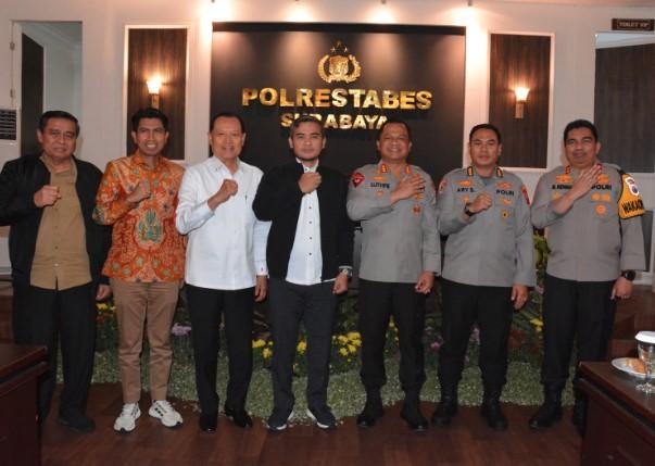 MKD DPR Sosialisasikan Etika dan Aturan TNKB Khusus ke Polrestabes Surabaya, Tekankan Bahaya Pemalsuan