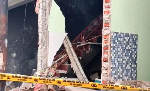 Ledakan Tabung Gas di Duren Sawit, Lansia 80 Tahun Alami Luka Bakar Serius, Dua Rumah Hancur