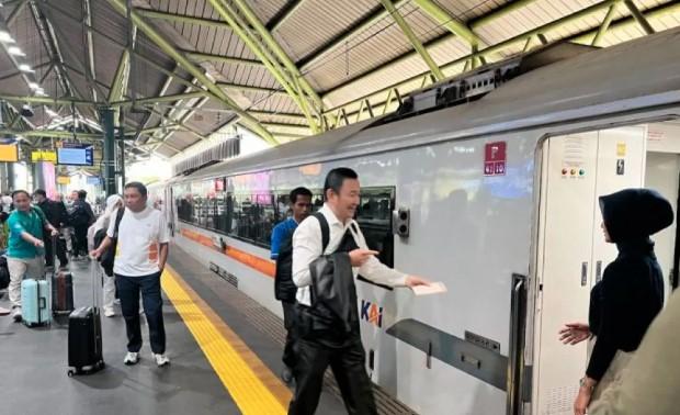 Diskon Tiket Kereta Api Ekonomi Komersial 30 Persen Diserbu Masyarakat, KAI Catat Okupansi 90 Persen